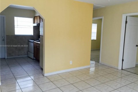 Купить коммерческую недвижимость в Халландейл-Бич, Флорида 186.36м2, № 1000333 - фото 9
