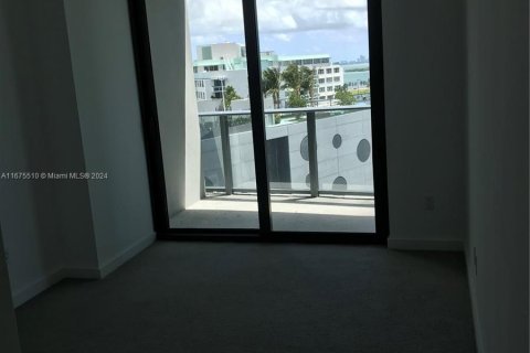 Condominio en venta en Miami, Florida, 3 dormitorios, 107.02 m2 № 1429603 - foto 13