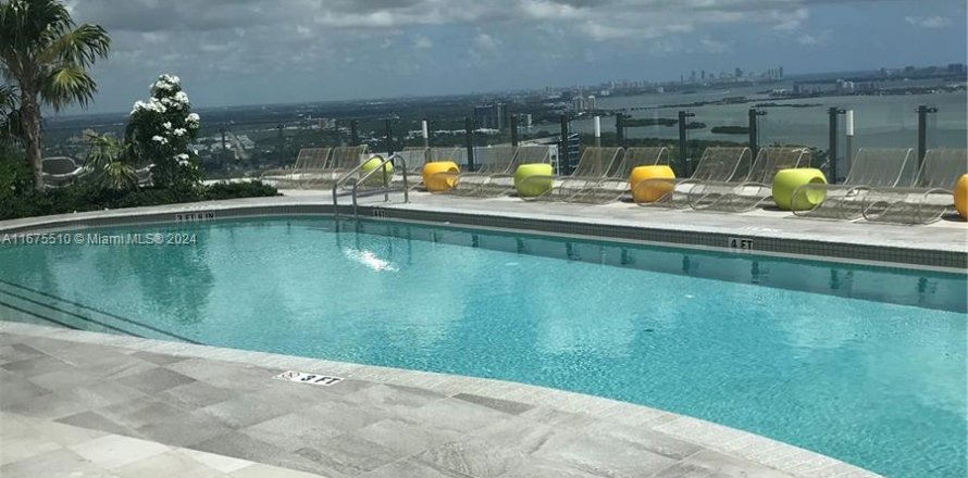 Condominio en Miami, Florida, 3 dormitorios  № 1429603