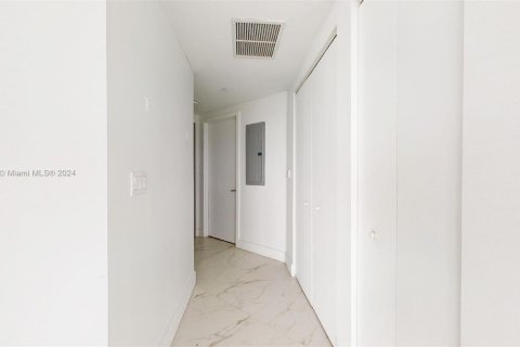 Copropriété à louer à Miami, Floride: 2 chambres, 108.79 m2 № 1348769 - photo 4