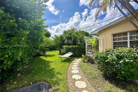 Villa ou maison à louer à Palmetto Bay, Floride: 3 chambres, 163.88 m2 № 1348770 - photo 20