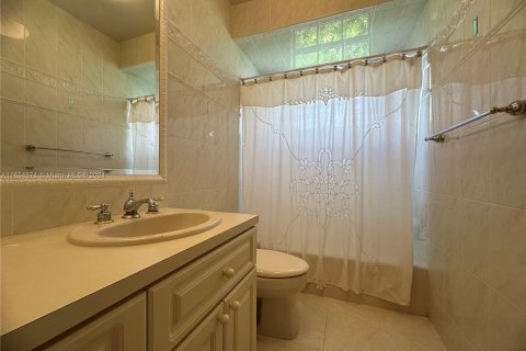 House in Palmetto Bay, Florida 3 bedrooms, 163.88 sq.m. № 1348770 - photo 14