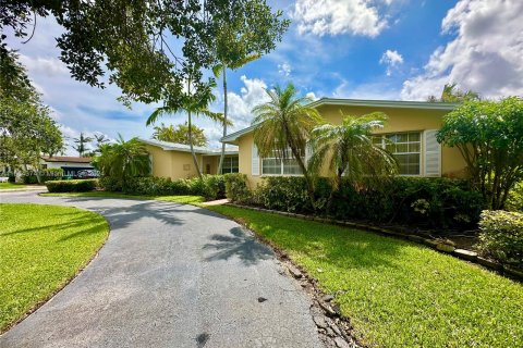 Villa ou maison à louer à Palmetto Bay, Floride: 3 chambres, 163.88 m2 № 1348770 - photo 2