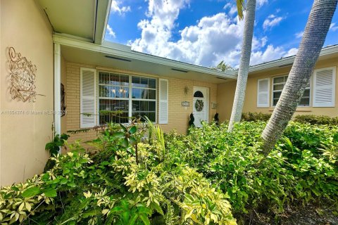 Villa ou maison à louer à Palmetto Bay, Floride: 3 chambres, 163.88 m2 № 1348770 - photo 3