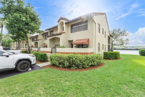 Copropriété à vendre à Deerfield Beach, Floride: 2 chambres, 104.98 m2 № 914261 - photo 12