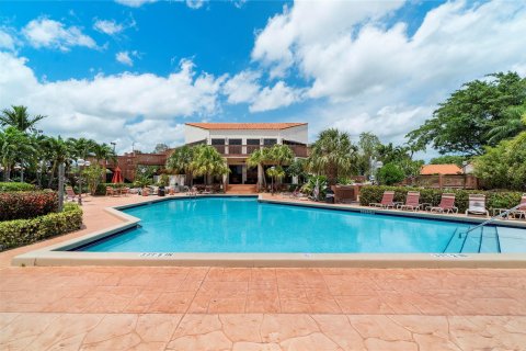 Copropriété à vendre à Deerfield Beach, Floride: 2 chambres, 104.98 m2 № 914261 - photo 5