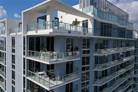 Condominio en venta en Miami, Florida, 3 dormitorios, 136.57 m2 № 990243 - foto 20