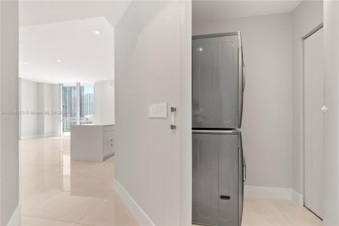 Condominio en venta en Miami, Florida, 3 dormitorios, 136.57 m2 № 990243 - foto 6