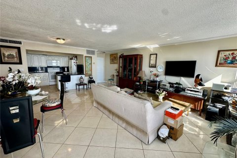 Купить кондоминиум в Норт-Майами, Флорида 2 спальни, 110.37м2, № 990326 - фото 5
