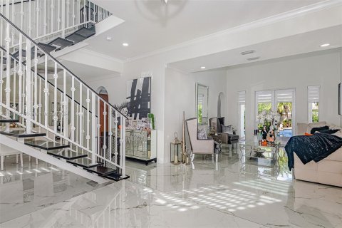 Villa ou maison à vendre à Miami Lakes, Floride: 5 chambres, 319.58 m2 № 1292361 - photo 5