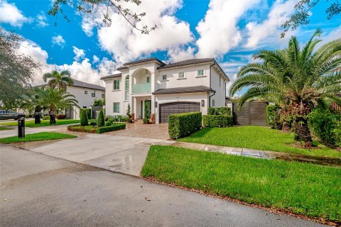 Villa ou maison à vendre à Miami Lakes, Floride: 5 chambres, 319.58 m2 № 1292361 - photo 1