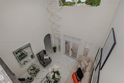 Villa ou maison à vendre à Miami Lakes, Floride: 5 chambres, 319.58 m2 № 1292361 - photo 25