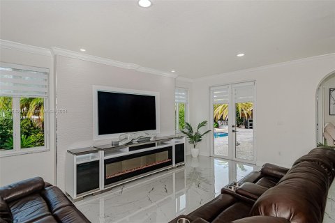 Casa en venta en Miami Lakes, Florida, 5 dormitorios, 319.58 m2 № 1292361 - foto 13