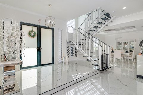 Villa ou maison à vendre à Miami Lakes, Floride: 5 chambres, 319.58 m2 № 1292361 - photo 7