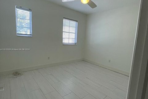 Copropriété à vendre à Miami Beach, Floride: 2 chambres, 73.39 m2 № 1237386 - photo 16