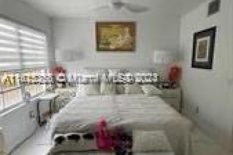 Condo in Miami Beach, Florida, 2 bedrooms  № 1237386 - photo 8