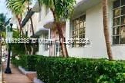 Condo in Miami Beach, Florida, 2 bedrooms  № 1237386 - photo 2