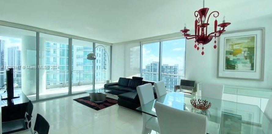 Condo in Miami, Florida, 3 bedrooms  № 1237390