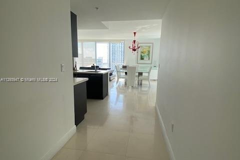 Condominio en venta en Miami, Florida, 3 dormitorios, 154.4 m2 № 1237390 - foto 5