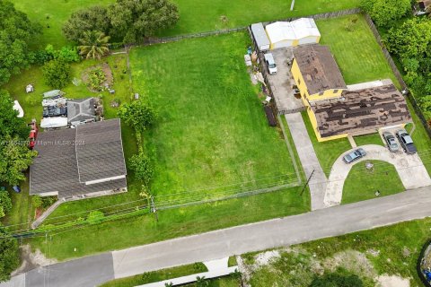 Terreno en venta en Miami, Florida № 1380403 - foto 12