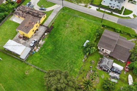 Terreno en venta en Miami, Florida № 1380403 - foto 15