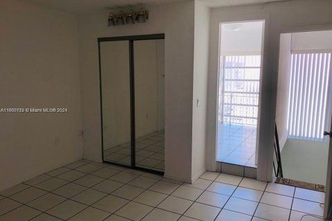 Condominio en venta en Hialeah, Florida, 2 dormitorios, 68.47 m2 № 1215884 - foto 19