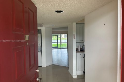 Condominio en venta en Pembroke Pines, Florida, 2 dormitorios, 112.13 m2 № 1230908 - foto 1