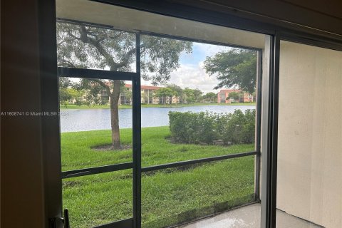 Condominio en venta en Pembroke Pines, Florida, 2 dormitorios, 112.13 m2 № 1230908 - foto 4