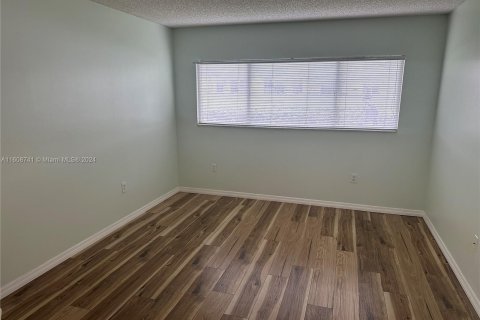Condominio en venta en Pembroke Pines, Florida, 2 dormitorios, 112.13 m2 № 1230908 - foto 15