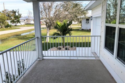 Villa ou maison à vendre à Punta Gorda, Floride: 3 chambres, 126.07 m2 № 960803 - photo 5