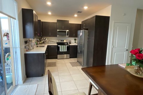 Adosado en venta en Homestead, Florida, 3 dormitorios, 120.96 m2 № 1291745 - foto 6