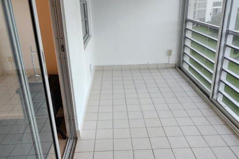 Condo in Boca Raton, Florida, 2 bedrooms  № 1081640 - photo 1