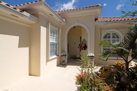 House in Wellington, Florida 3 bedrooms, 204.38 sq.m. № 1185397 - photo 1