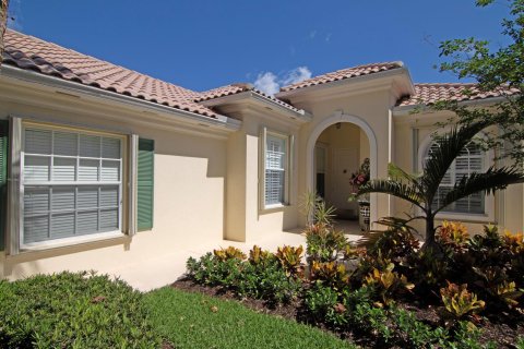 House in Wellington, Florida 3 bedrooms, 204.38 sq.m. № 1185397 - photo 2