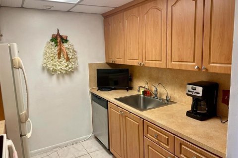 Condo in Pembroke Pines, Florida, 1 bedroom  № 1185395 - photo 4