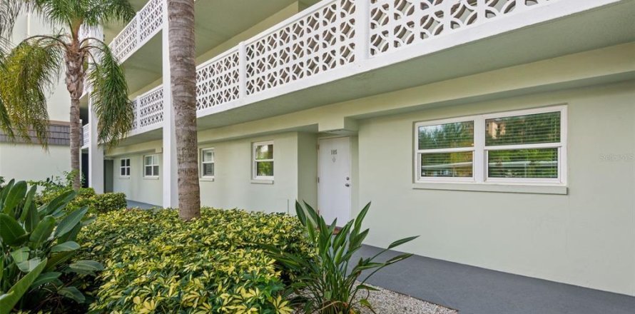 Condominio en Dunedin, Florida, 2 dormitorios  № 1350464