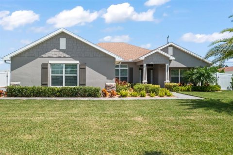 Villa ou maison à vendre à Cape Coral, Floride: 4 chambres, 210.14 m2 № 1351119 - photo 1