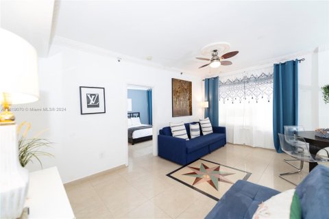 Copropriété à vendre à Miami Beach, Floride: 1 chambre, 52.03 m2 № 1240241 - photo 4