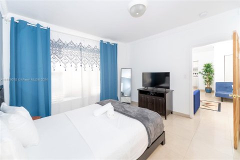 Condo in Miami Beach, Florida, 1 bedroom  № 1240241 - photo 8