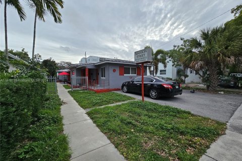 Propiedad comercial en venta en Hollywood, Florida № 1240281 - foto 1