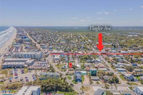 Commercial property in New Smyrna Beach, Florida 74.32 sq.m. № 1107570 - photo 3