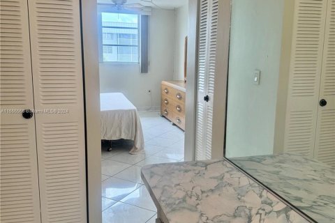 Condominio en venta en North Miami Beach, Florida, 1 dormitorio № 1380464 - foto 16