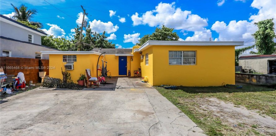 House in Miami, Florida 3 bedrooms, 86.96 sq.m. № 1380421