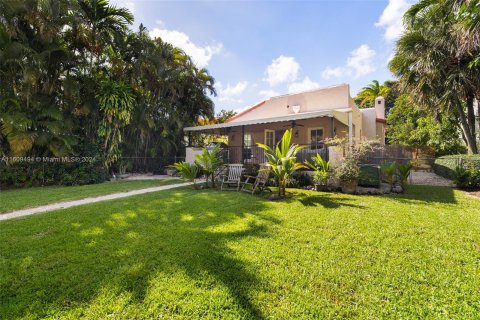 House in Coral Gables, Florida 3 bedrooms, 145.3 sq.m. № 1232728 - photo 5