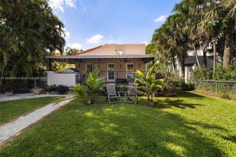 House in Coral Gables, Florida 3 bedrooms, 145.3 sq.m. № 1232728 - photo 3