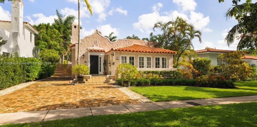 Villa ou maison à Coral Gables, Floride 3 chambres, 145.3 m2 № 1232728