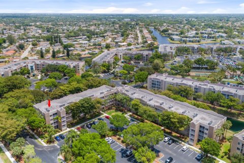 Condo in Tamarac, Florida, 2 bedrooms  № 1181962 - photo 27