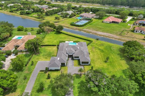 House in Palm Beach Gardens, Florida 5 bedrooms, 441.1 sq.m. № 1182328 - photo 13