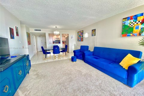 Copropriété à vendre à Aventura, Floride: 1 chambre, 93.37 m2 № 739909 - photo 10