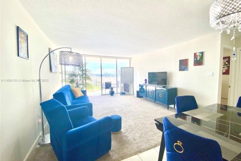 Condo in Aventura, Florida, 1 bedroom  № 739909 - photo 6